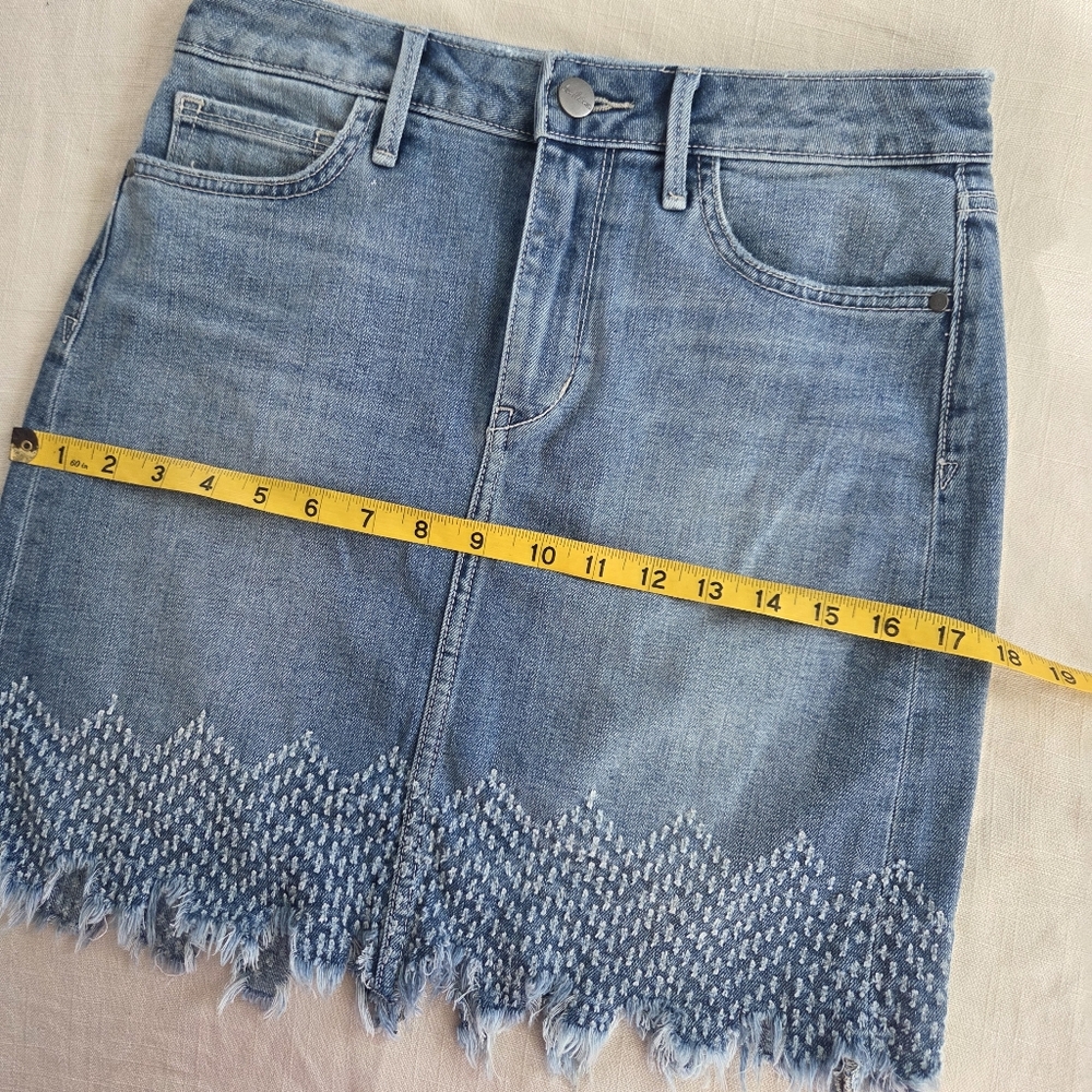 Sam Edelman The Jenny Skirt Denim Frayed Hem Mini 28 Inch Waist Size 26 Tag - Picture 9 of 14